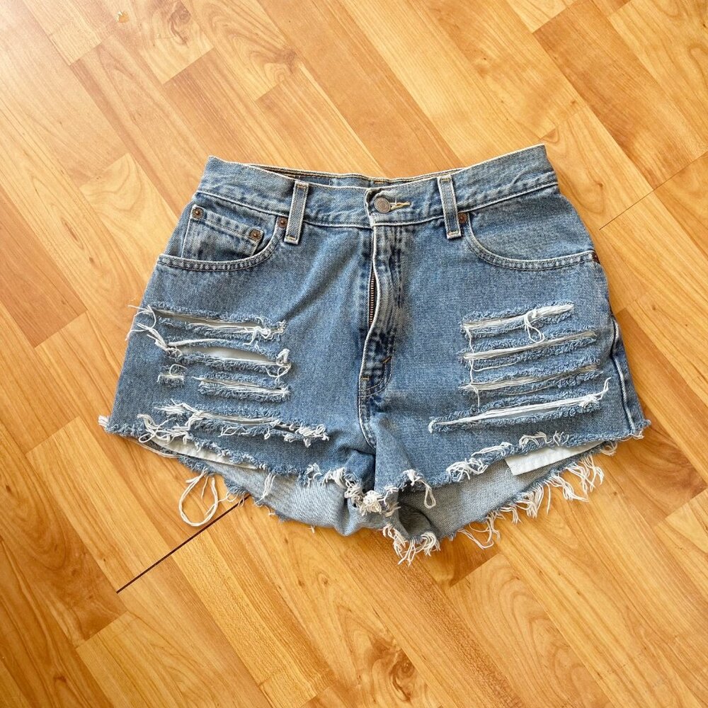 ✨ Distressed Denim Shorts | Levi's
